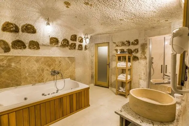 King Suite,    , Jakuzili
