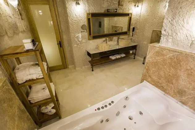 King Suite,    , Jakuzili