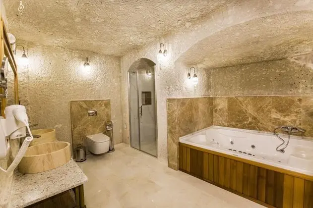 King Suite,    , Jakuzili