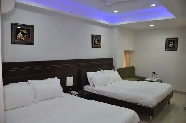 Deluxe Üç Kişilik Oda (AC)