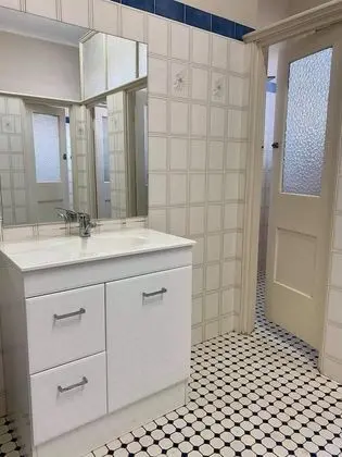 Standard Dört Kişilik Oda, Ortak Banyo