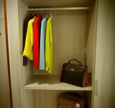 İki Ayrı Yataklı Oda, Havuz Manzaralı