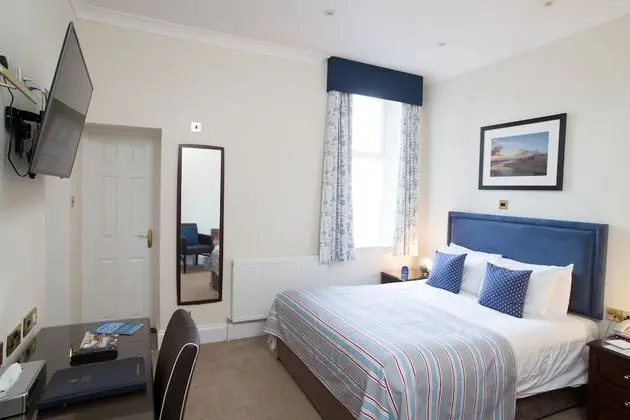 Family Oda (2 Adults & 2 Children)