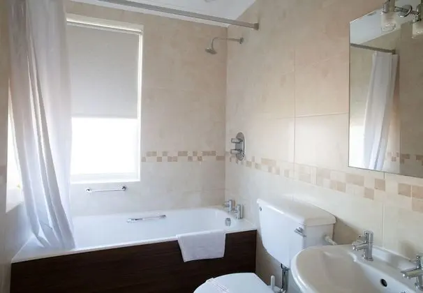 Family Oda (2 Adults & 2 Children)