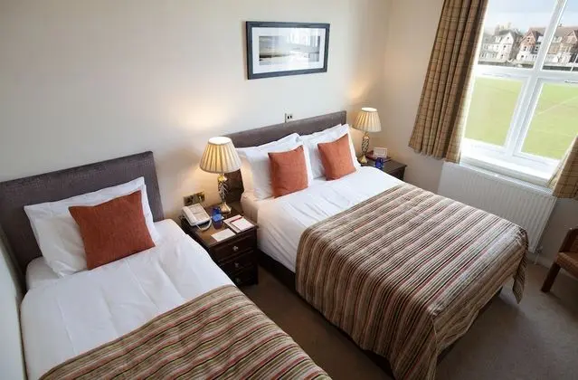 Tek Büyük veya İki Ayrı Yataklı Oda