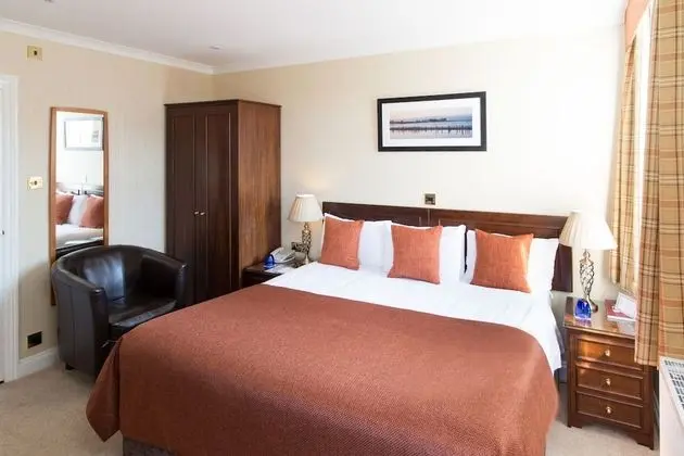 Tek Büyük veya İki Ayrı Yataklı Oda