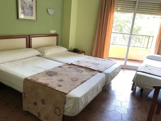 Standard Üç Kişilik Oda