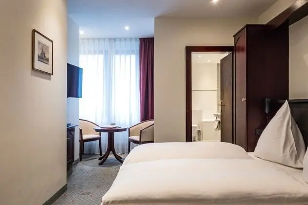 Standard Tek Büyük Yataklı Oda