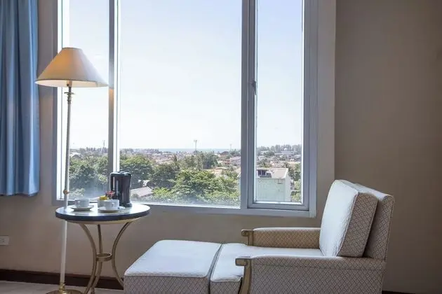Deluxe Corner Room