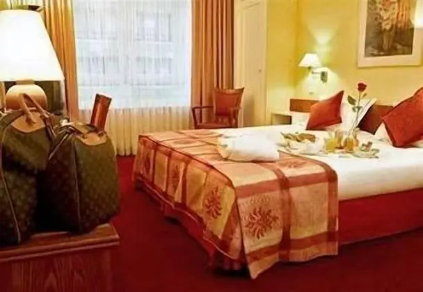 Standard Tek Büyük Yataklı Oda