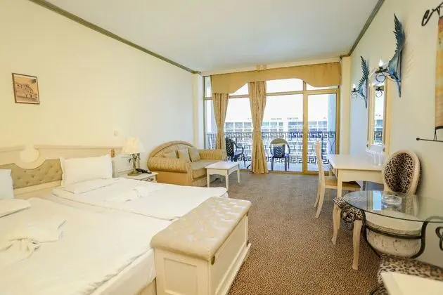 Tek Büyük Yataklı Oda, Balkon, Park Manzaralı