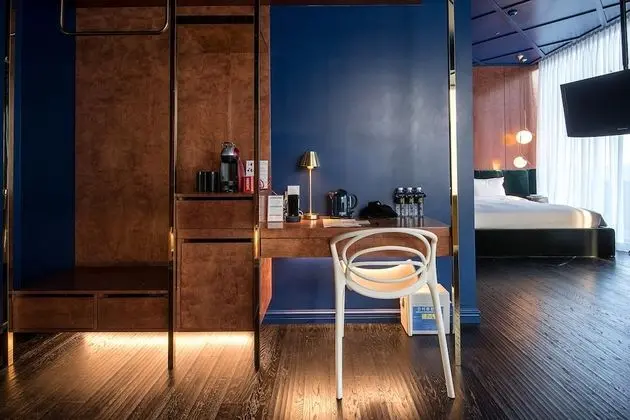 Gold Suite