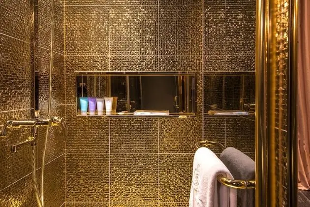 Gold Suite