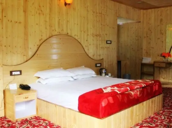 Deluxe Tek Büyük Yataklı Oda, 1 Yatak Odası, Özel Banyo, Dağ Manzaralı