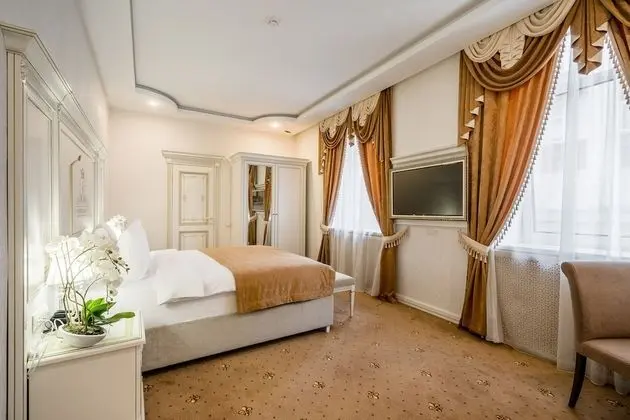 Deluxe Tek Büyük Yataklı Oda
