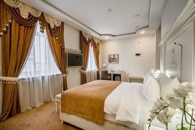 Deluxe Tek Büyük Yataklı Oda