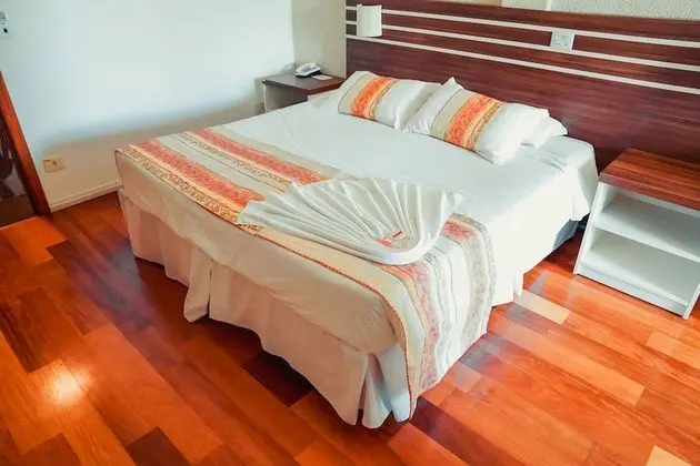 Deluxe Tek Büyük veya İki Ayrı Yataklı Oda