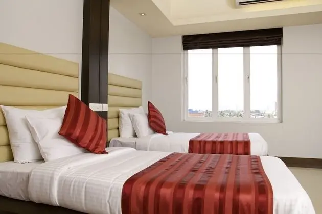 Deluxe Tek Büyük veya İki Ayrı Yataklı Oda, 1 Çift Kişilik Yatak, Özel Banyo, Şehir Manzaralı