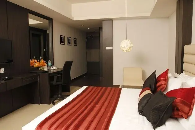Deluxe Tek Büyük veya İki Ayrı Yataklı Oda, 1 Çift Kişilik Yatak, Özel Banyo, Şehir Manzaralı