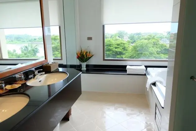 Süit, Balkon, Nehir Manzaralı