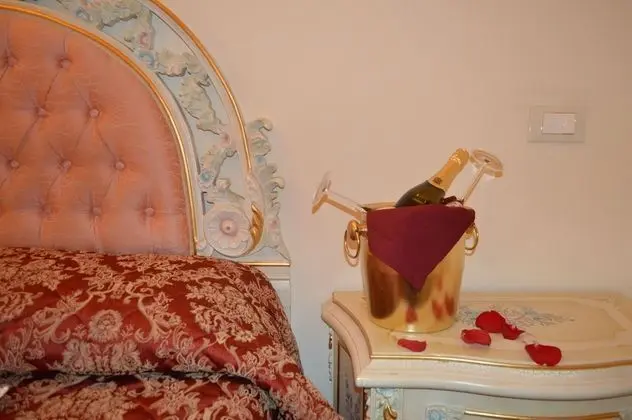 Tek Büyük Yataklı Oda (External private bathroom)