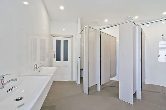 Tek Büyük Yataklı Oda, 1 Büyük (Queen) Boy Yatak, Ortak Banyo