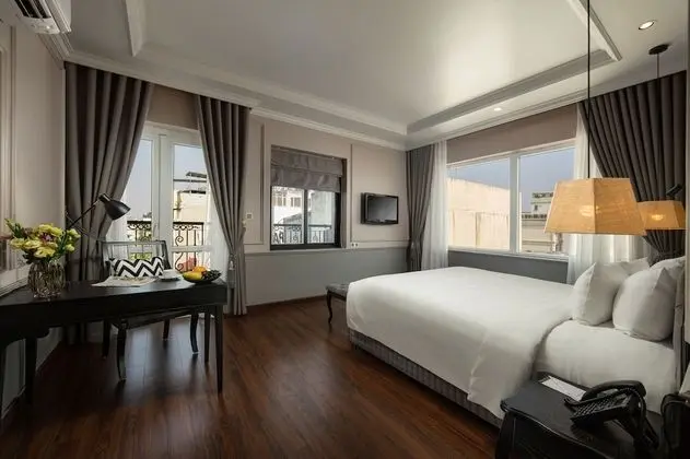 Suite Balcony Room
