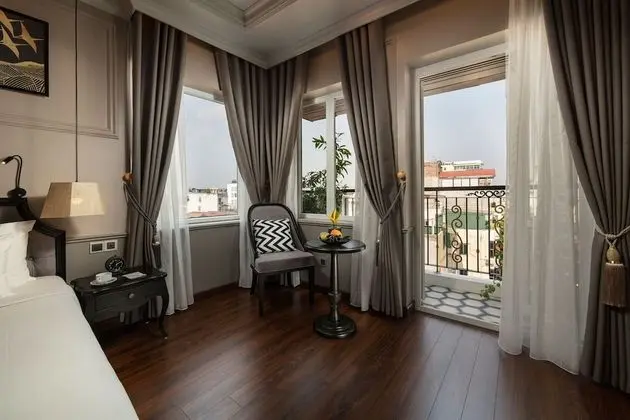 Suite Balcony Room