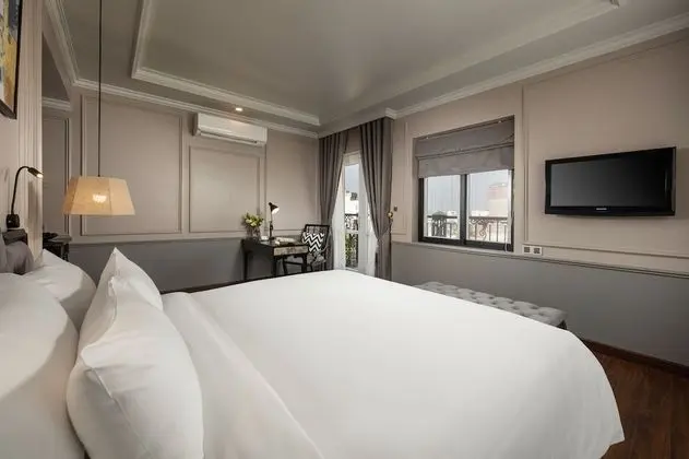 Suite Balcony Room
