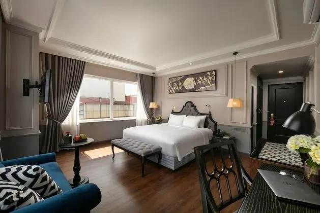 Suite Balcony Room
