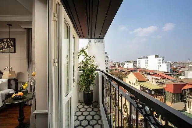 Suite Balcony Room