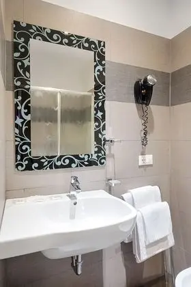 Classic Tek Büyük veya İki Ayrı Yataklı Oda