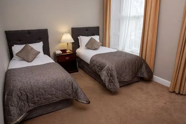 Family Oda (2 Adults + 2 Children)