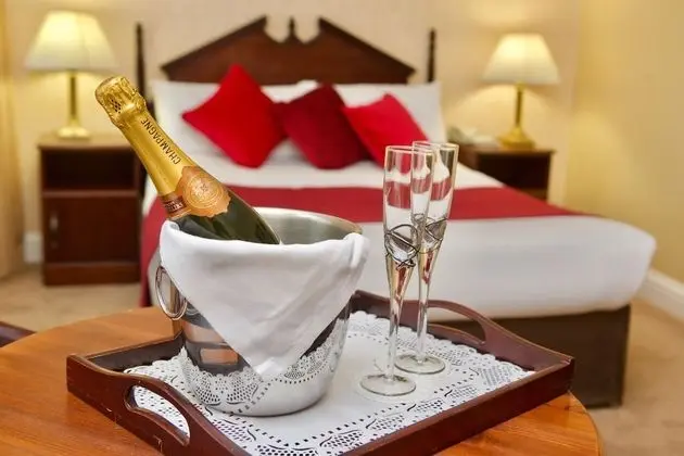 Family Oda (2 Adults + 2 Children)