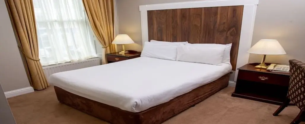 Tek Büyük Yataklı Oda