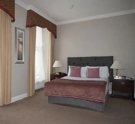 Tek Büyük Yataklı Oda