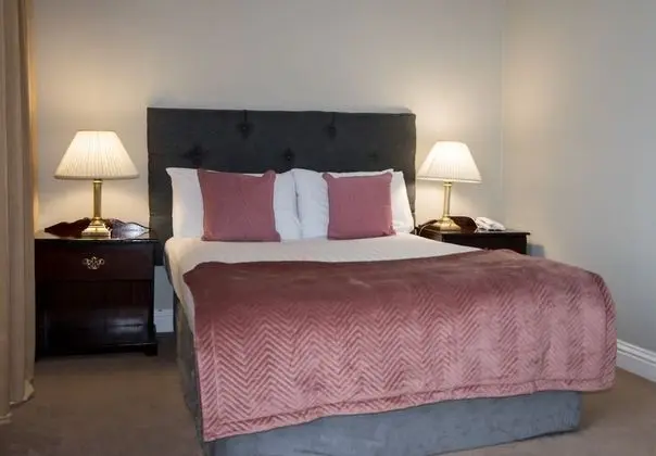 Tek Büyük Yataklı Oda