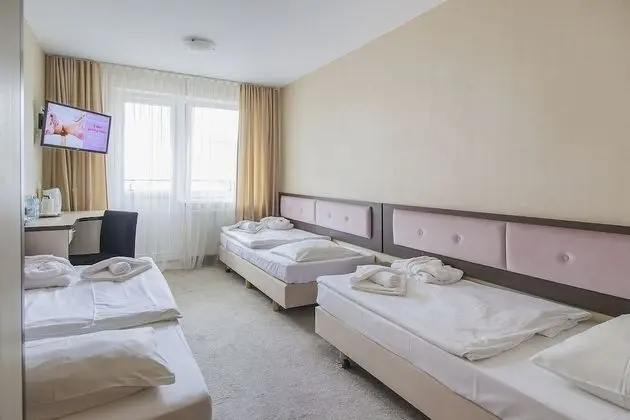Üç Kişilik Oda