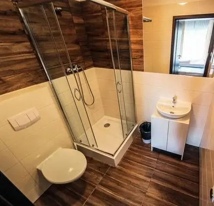 Üç Kişilik Oda