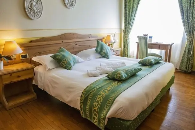 Büyük Yataklı Tek Kişilik Oda