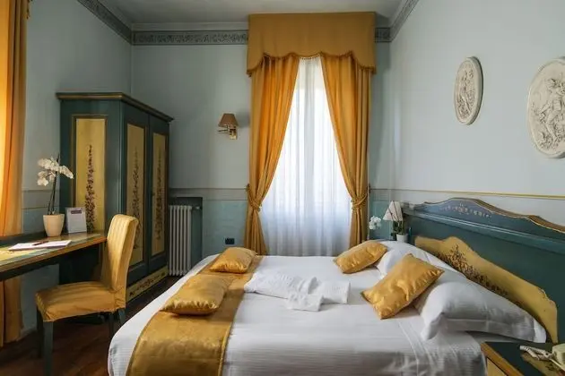 Büyük Yataklı Tek Kişilik Oda