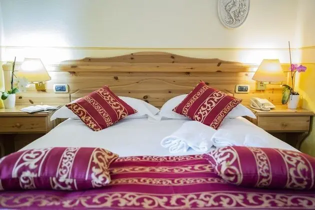 Büyük Yataklı Tek Kişilik Oda