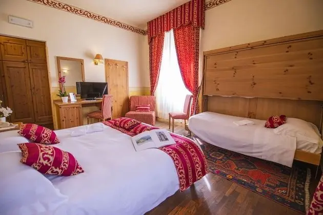 Üç Kişilik Oda, Birden Çok Yatak