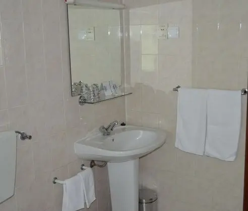 Tek Büyük veya İki Ayrı Yataklı Oda