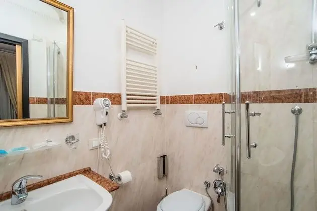Standard Tek Büyük Yataklı Oda
