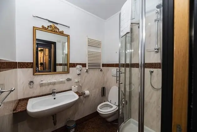 Standard Tek Büyük Yataklı Oda
