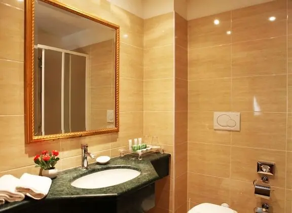 Standard Tek Büyük veya İki Ayrı Yataklı Oda, Balkon