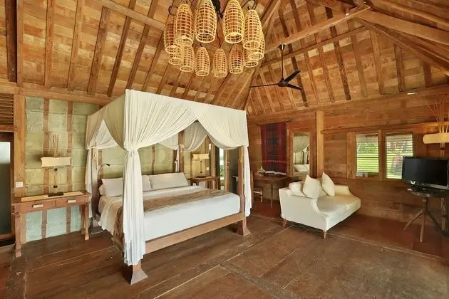 Joglo Ocean Villa, 1 King Bed, Patio, Garden View