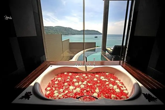 Grand Private Pool Suite