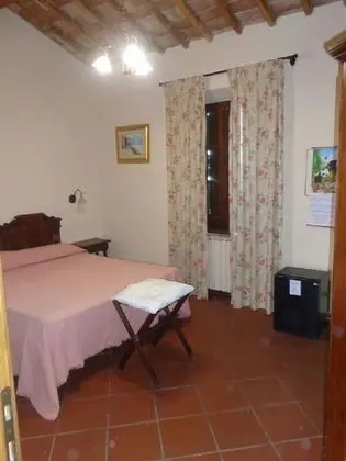 Basic Üç Kişilik Oda, Bahçe Manzaralı